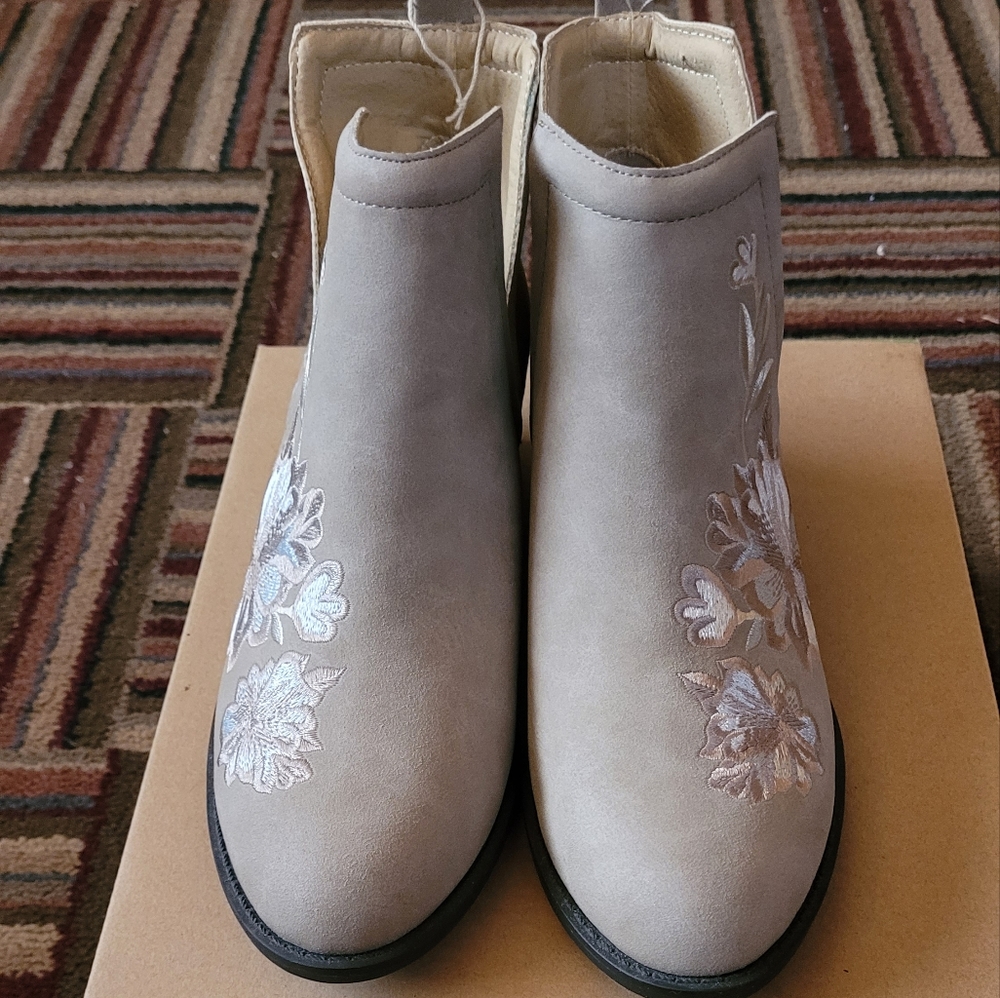 COPY - Jambu Ankle Boots - Picture 2 of 5